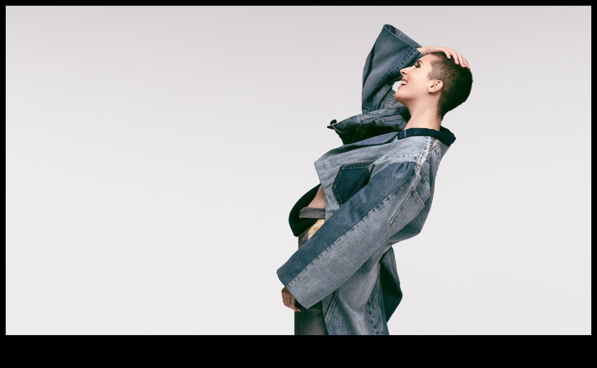 Upcycled Fashion: Creating Wearable Art με DIY Crafts