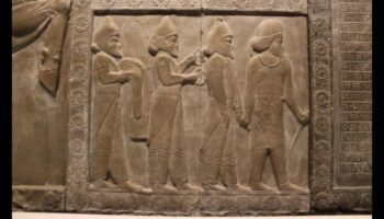 Sumerian Symmetry: Artistic Balance in Mesopotamian Design